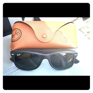 Ray Ban- New Wayfarer